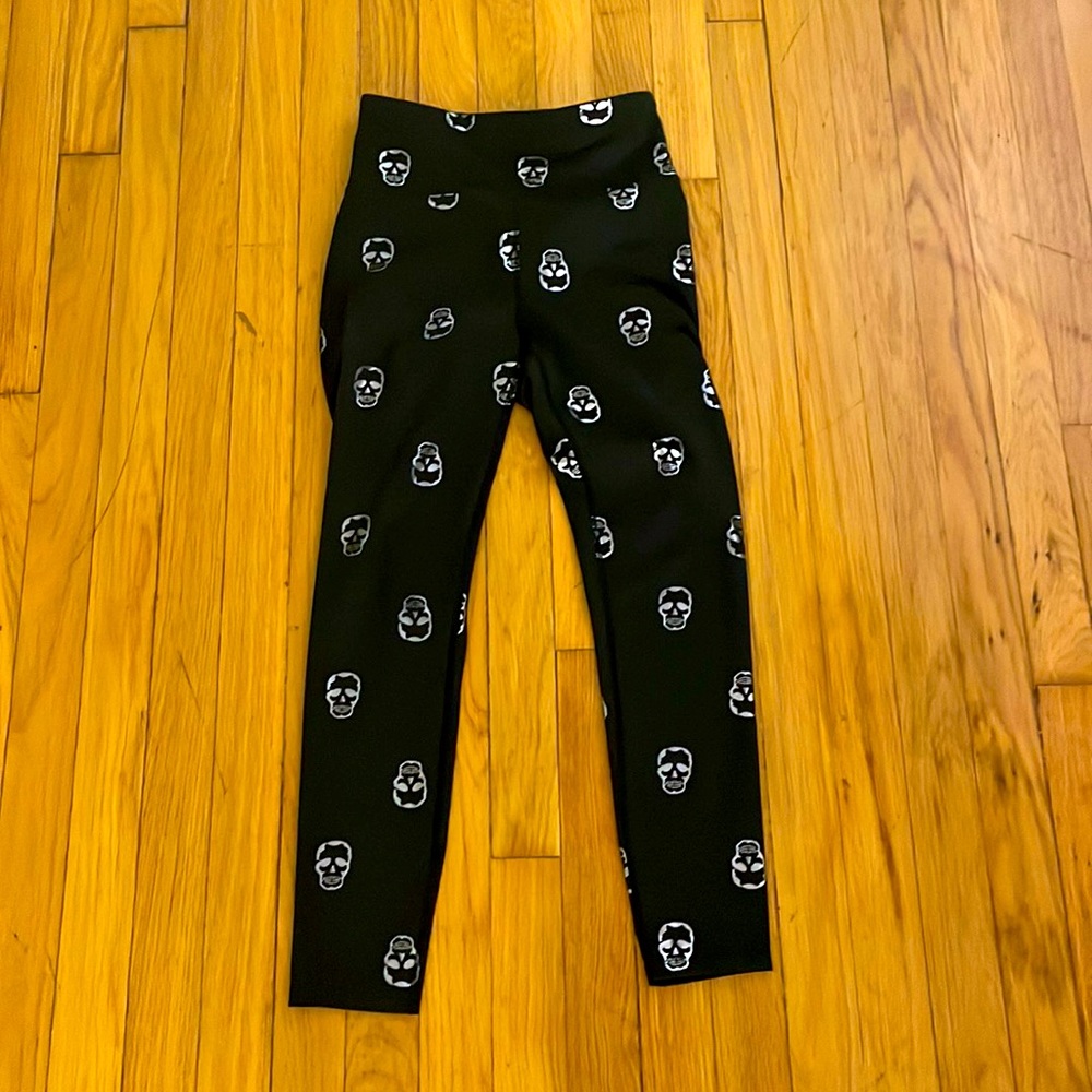 Skull Leggings with Phone Pocket